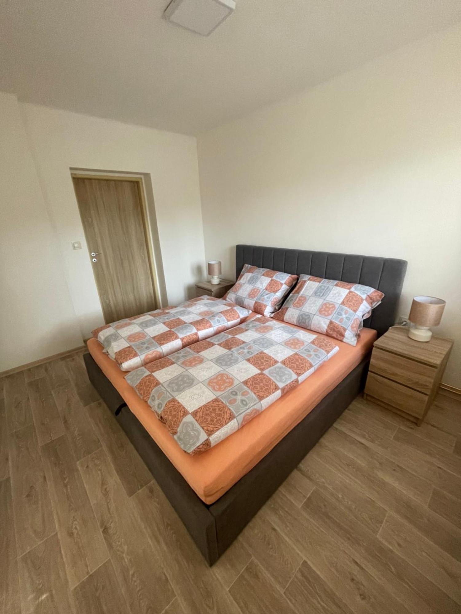 Apartmany Ferie 德辛 外观 照片